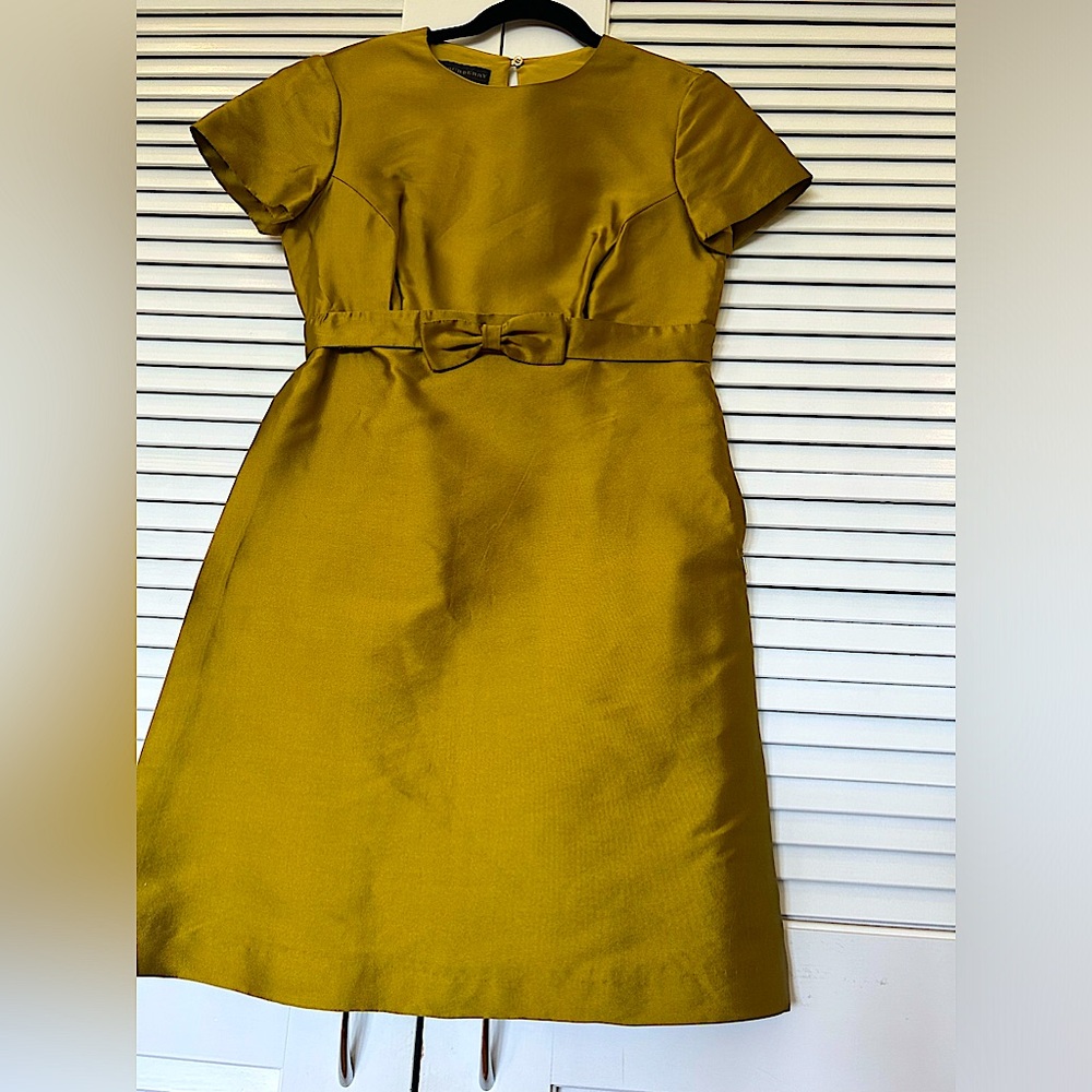 Burberry silk dress. Side concealed zip